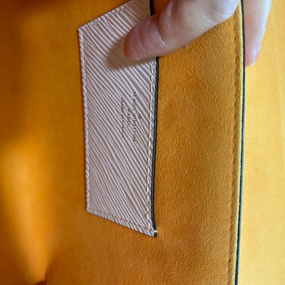 Louis Vuitton Twist MM - M56132 - Picture 9 of 13